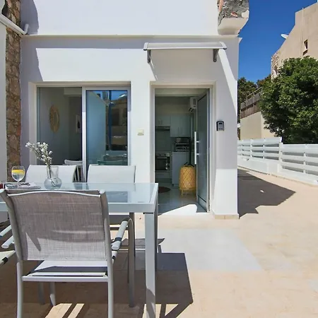 Phaedrus Living City View Fountain Court 08 Ajia Napa